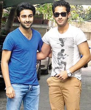 Aadar Jain Height Weight Age Girlfriend Biography Family More Starsunfolded Now, all thanks to aadar's brother, armaan jain's wedding festivities which has given bollywood fans a lot of viral clips, we get to see their sizzling chemistry on stage and it's legit. starsunfolded