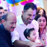 Wahab Riaz with his parents and daughter