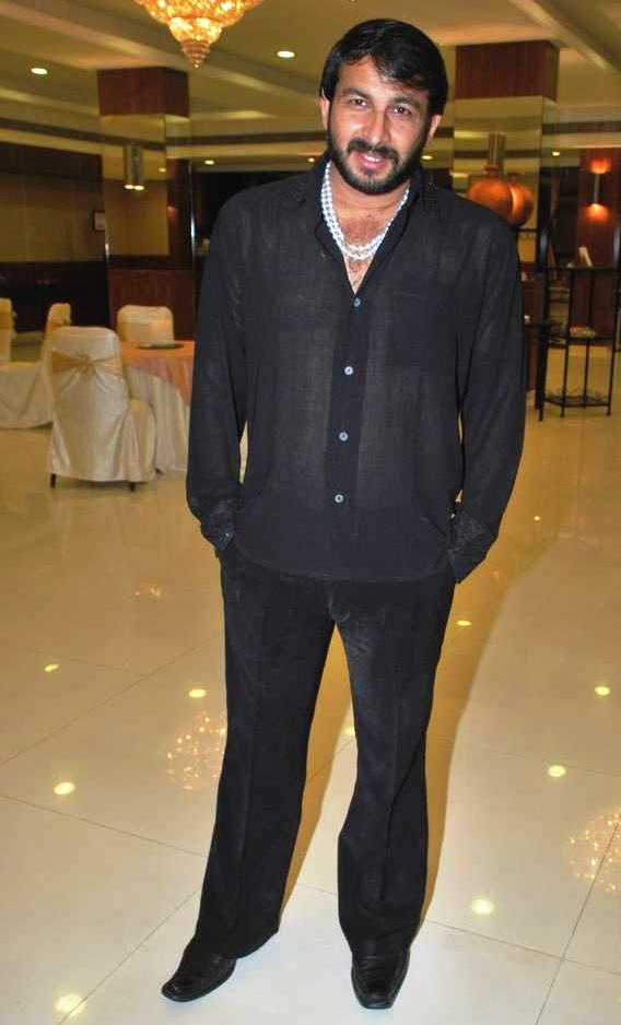 Manoj Tiwari Actor Age Wife Children Family Biography More Starsunfolded