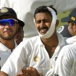 Anil Kumble bowls with a broken jaw