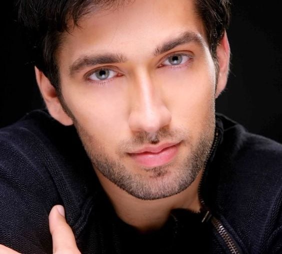 Nakuul Mehta Height Weight Age Biography Wife And More Starsunfolded