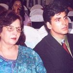 Akshay Kumar with his mother