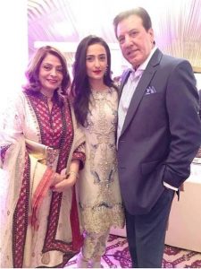 Momal Sheikh with her parents