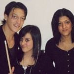 Ozil with his sisters
