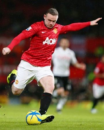 Wayne Rooney playing