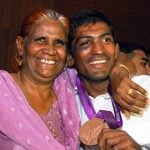 Yogeshwar Dutt with his mother