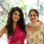 Taapsee Pannu with her mother