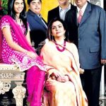 akash-ambani-2nd-from-right-with-his-parents-and-siblings