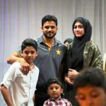 azhar-ali-with-his-wife-and-2-sons