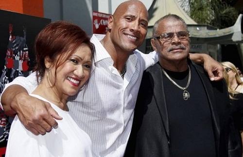Dwayne Johnson with his Parents