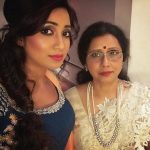 shreya-ghoshal-with-her-mother