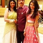 swini-khara-with-her-parents