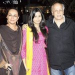 Shaheen Bhatt with her parents