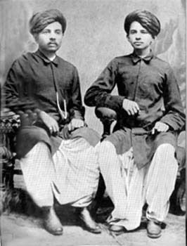 Gandhi(right) and Laxmidas(Left)