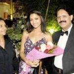 mamta-mohandas-with-her-parents