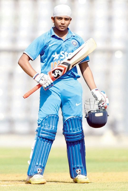 Prithvi Shaw Height, Age, Girlfriend, Family, Biography & More