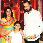ruhana-khanna-with-her-parents