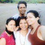 vaishnavi-dhanraj-with-her-family