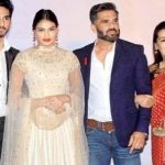 Suniel Shetty with his wife and children