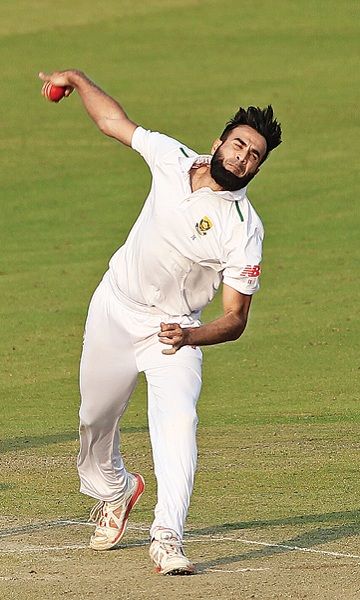 Imran Tahir bowling