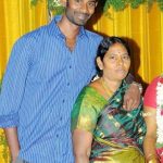 ramesh-thilak-with-his-mother
