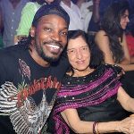 Vijay Mallya  biological mother posing with Chris Gayle