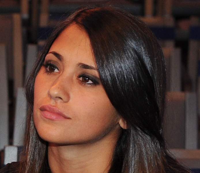 Antonella Roccuzzo Lionel Messi S Girlfriend Height Weight Age Biography More Starsunfolded