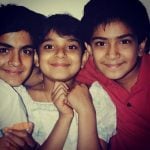 Kanaeez Surka childhood picture with her brothers