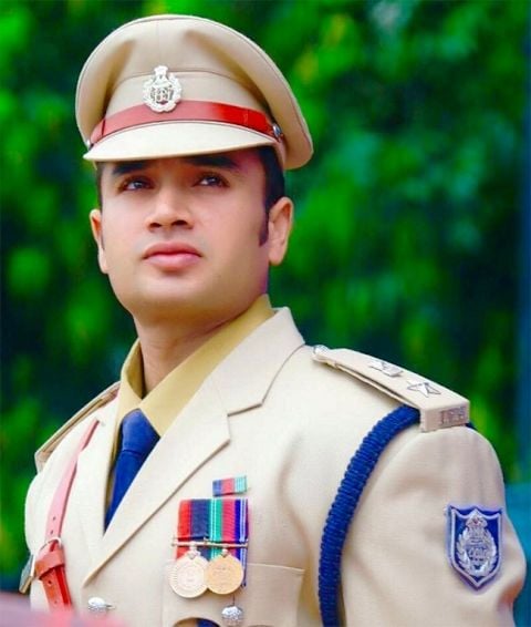 Sachin Atulkar (IPS Officer) Height, Weight, Age, Wife, Family, Biography &  More » StarsUnfolded
