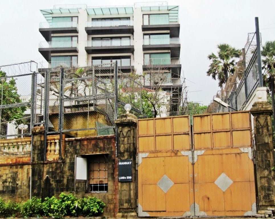 Shah Rukh Khan&#39;s House Mannat - Photos, Price, Interior &amp; More »  StarsUnfolded