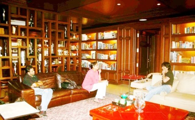 Shah Rukh Khan Mannat library