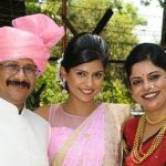 Swarda Thigale With Her Parents