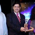 Abida Parveen presented with the Ambassadors Recognition Award in UAE by diplomat Javed Malik