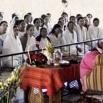 Anandmurti Gurumaa Giving Spiritual Discourse