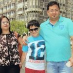 Shubha Kalra with parents