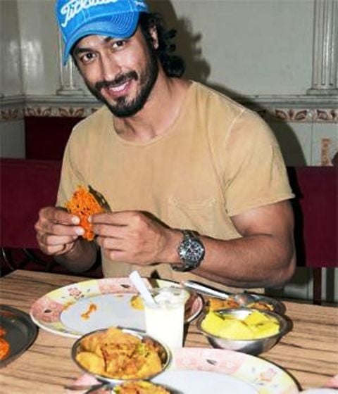 Top Vegetarian Bollywood Actors Who choose Vegetarians Now