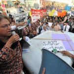 Asma Jahangir Protesting For Women Rights