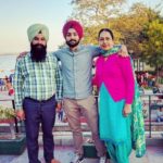 Mehakdeep Singh with his parents