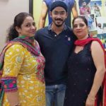 Anureet Singh With His Sisters