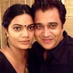 Manu Rishi With His Wife Roli Chaturvedi