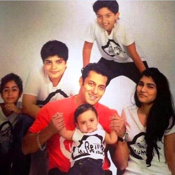 Salman Khan With His Nephews And Niece