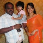 H. D. Kumaraswamy With His Daughter And Wife