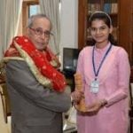 Vidhi Deshwal Receiving Honour From The Former Indian President Pranab Mukherjee
