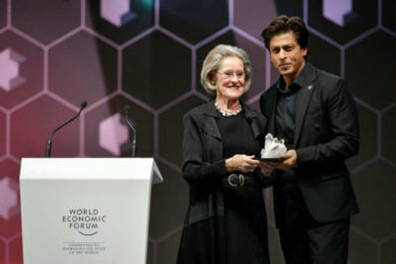 Shah Rukh Khan Receiving Human Rights Awareness Award