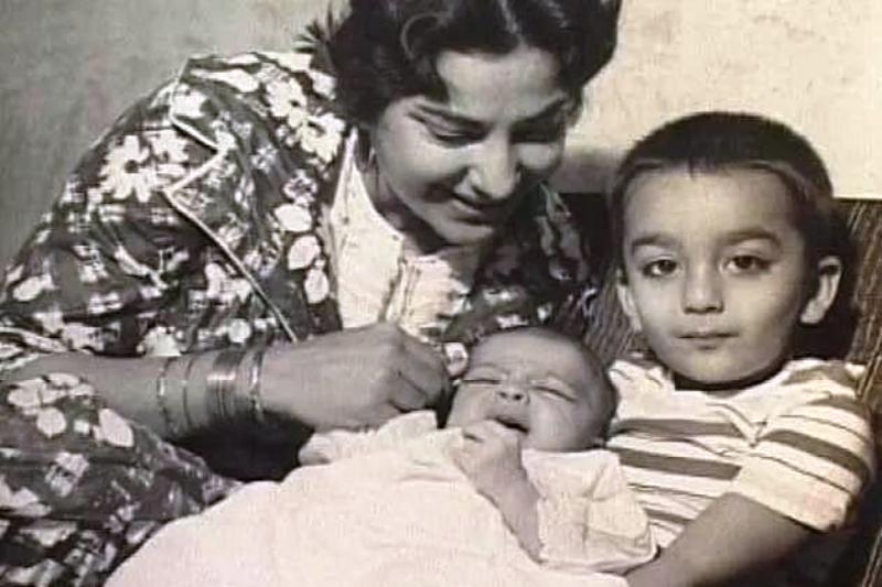 A Childhood Photo of Sanjay Dutt With His Mother Nargis
