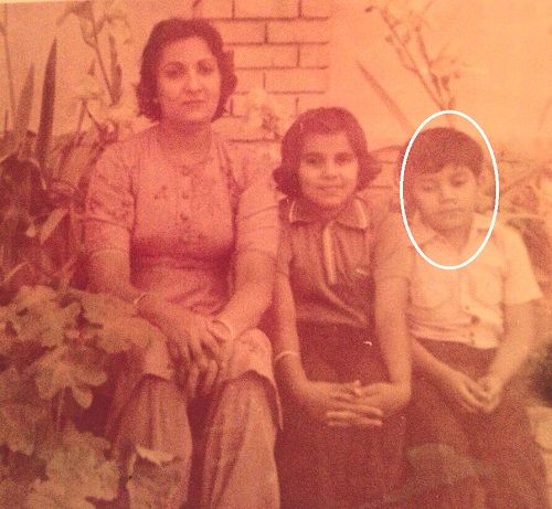 Randeep Hooda's childhood photo with his mother and sister