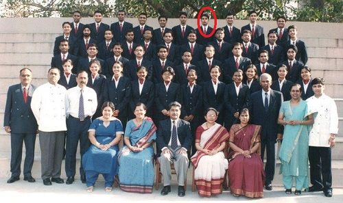 Karan Singh Grover's class group photo from his college days