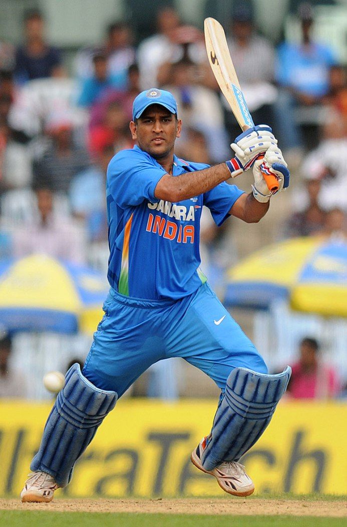 what is dhoni biography