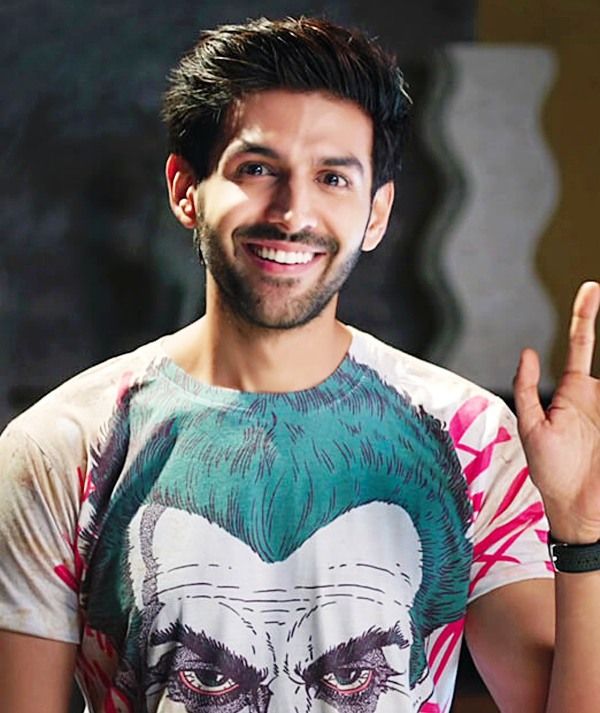 Kartik Aaryan Height, Age, Girlfriend, Family, Biography & More