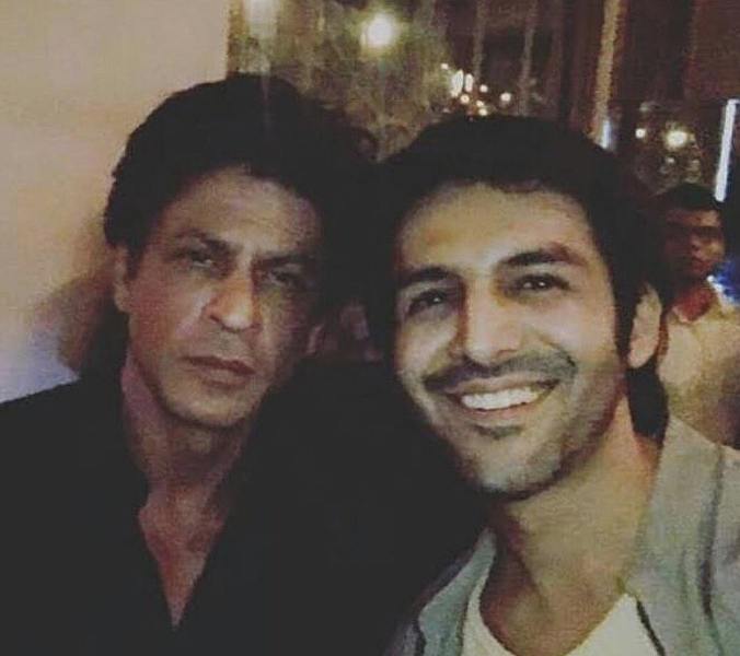 Kartik Aaryan's Selfie Moment With Shah Rukh Khan